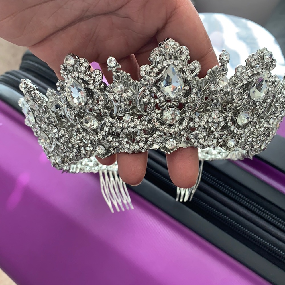 Crown and earrings to match